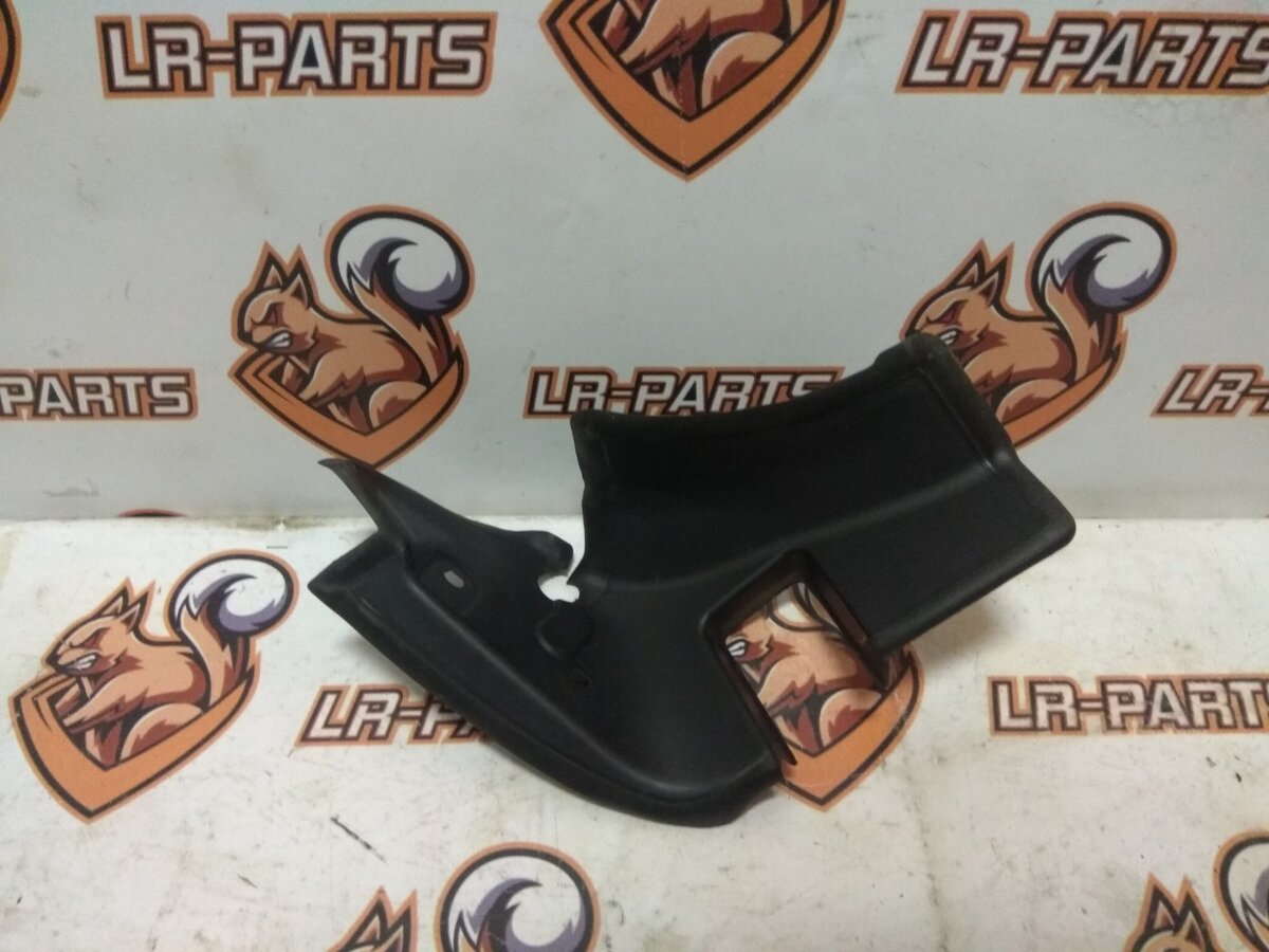 LR092473 Кришка петлі багажника права RANGE ROVER VELAR (L560) Б/у